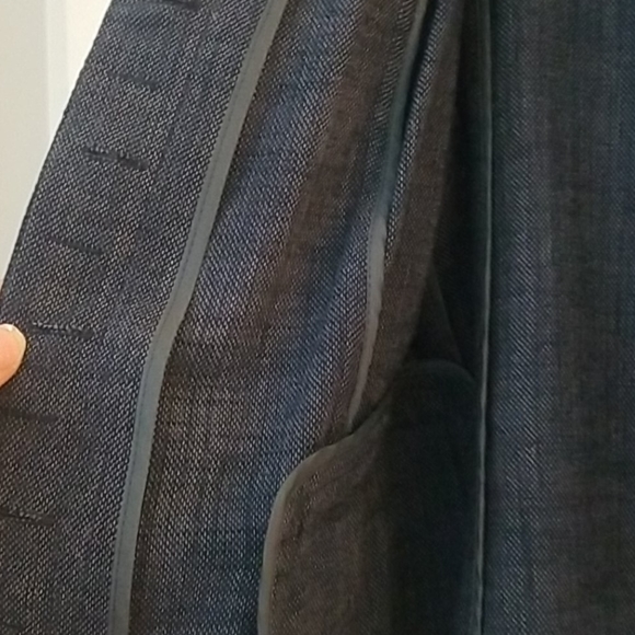 Like New! Kenneth Cole short sleeve blazer - Picture 5 of 6